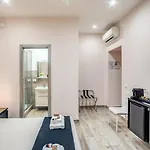 Tacito 23 Luxury ゲストハウス 4*